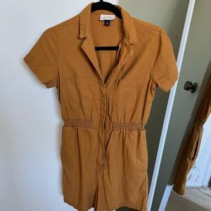 Universal Thread Romper - functional buttons super cute!